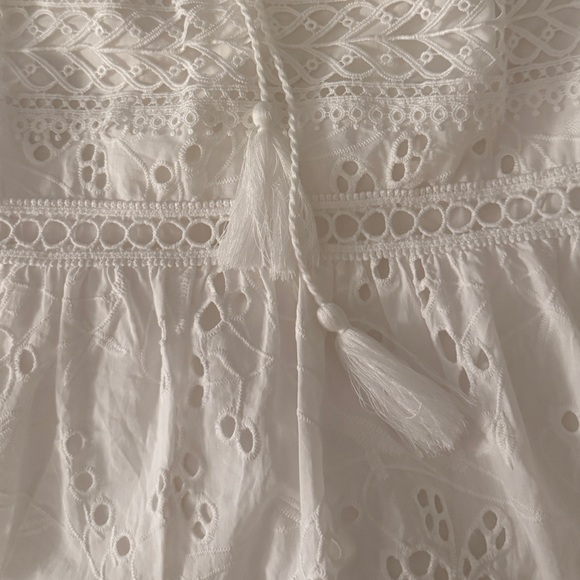 Elegant White Eyelet Skirt - Picture 5 of 6